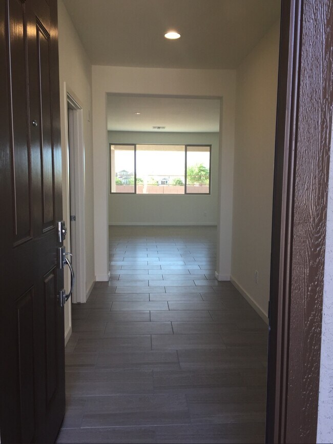 Foto del edificio - 3012 E Quenton St