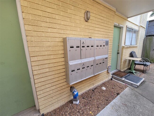 Foto del edificio - 1328 Bomar St