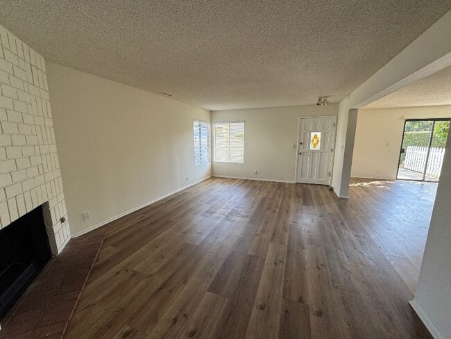 Building Photo - 1904 Harriman Ln