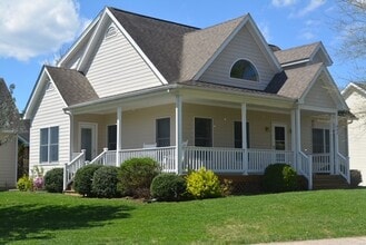 Building Photo - 423 Wills Rd