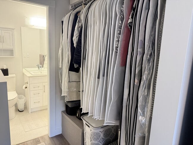 Building Photo - 660 Beach Rd