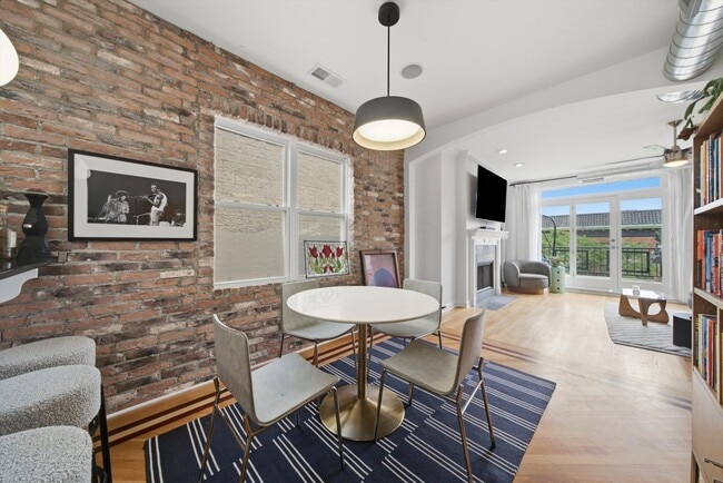 Foto del edificio - 5302 N Winthrop Ave