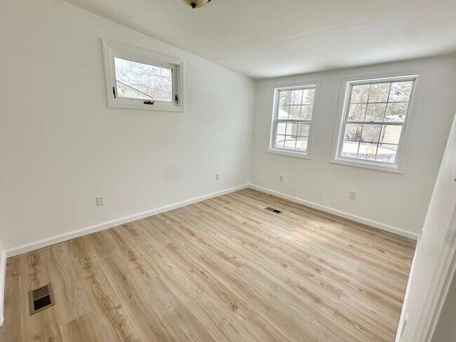 Foto del edificio - 114 Melini Ave