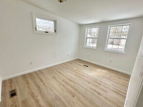 Building Photo - 114 Melini Ave