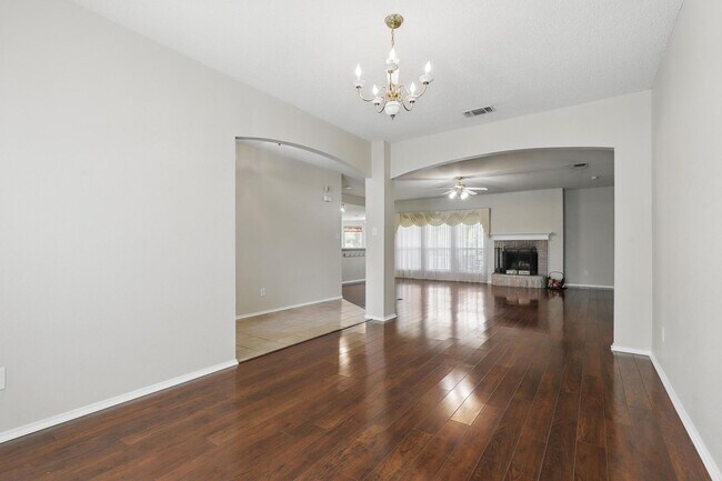 Building Photo - 322 Wonder Oak Ct