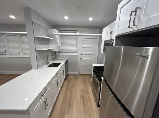 Foto del edificio - 1307 W Roscoe St