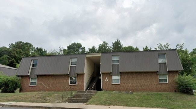 Building Photo - 2300 Deerman St