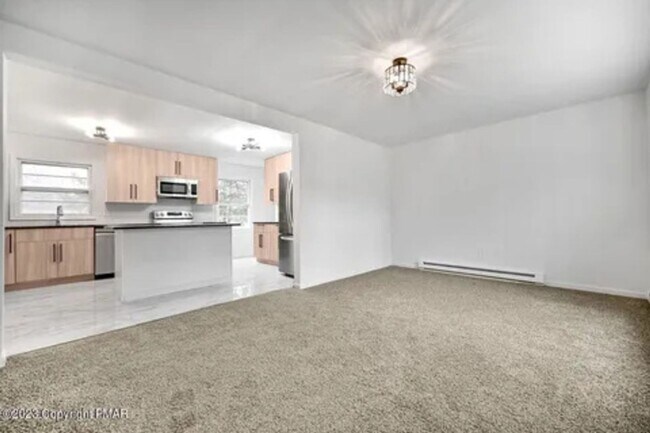 Building Photo - 125 Alwen Ave