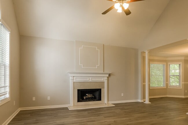 Building Photo - 2059 Spicers Ln