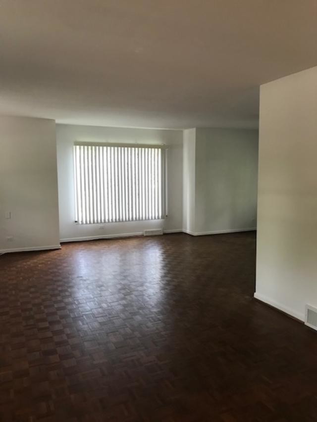 living room - 2585 Longmeadow Dr
