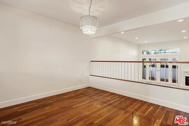 Foto del edificio - 3 br, 3 bath Townhome - 17165 Palisades Cir