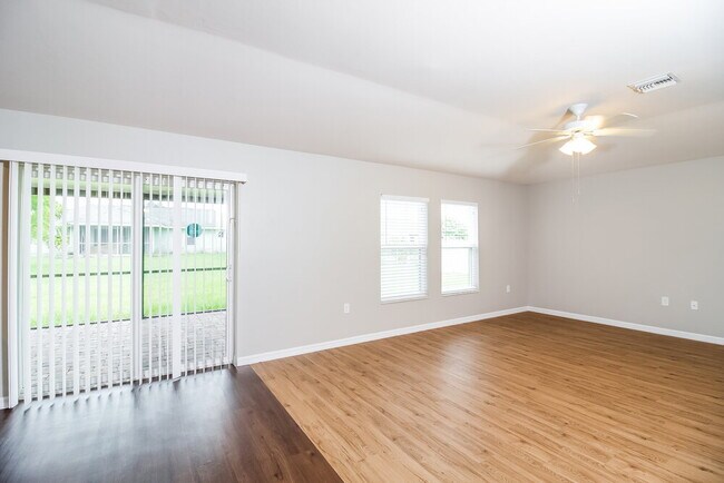 Foto del edificio - 626 SW 22nd Terrace