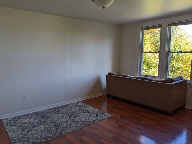 Living Room - 475 Oneida St