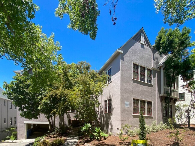 Building Photo - 1850 Arch St