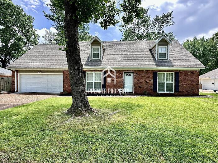Primary Photo - 6667 Amersham Dr