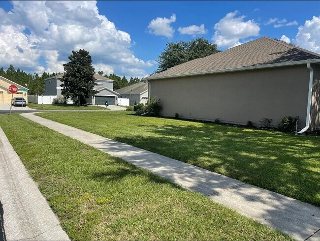 Building Photo - 4 bedroom 2 bathroom Sterling Hills Home