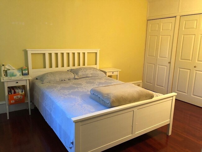 Building Photo - 29 Vaille Ave