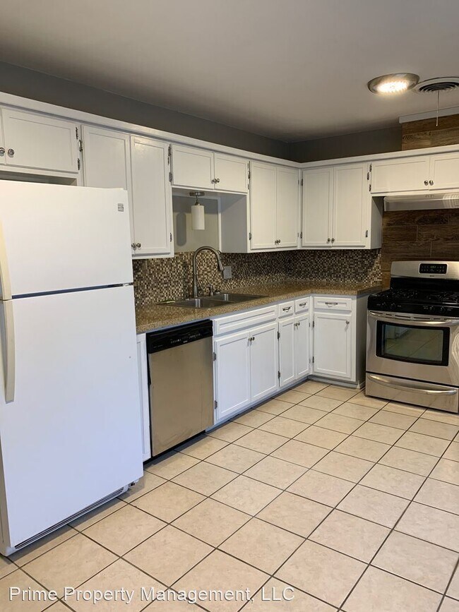 Building Photo - 3 br, 2 bath House - 208 Circle Dr