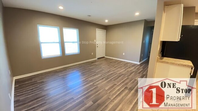 Foto del edificio - 4 bed/2 bath home in Kansas City!