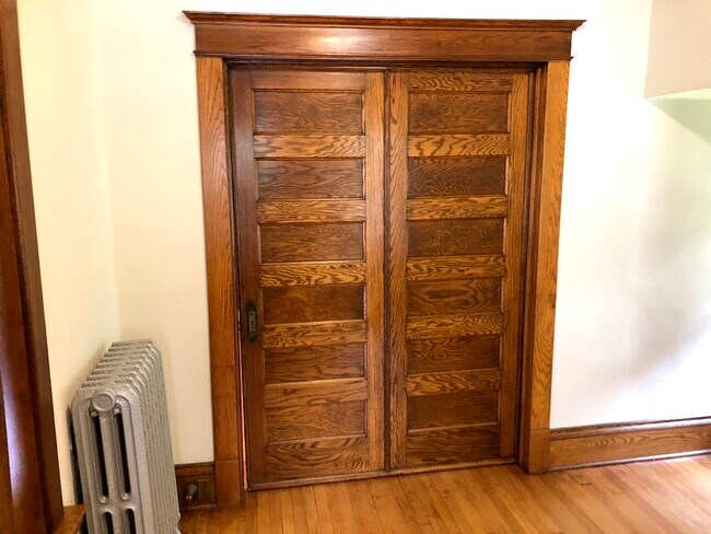 Foto del edificio - 1538 E Irving Pl