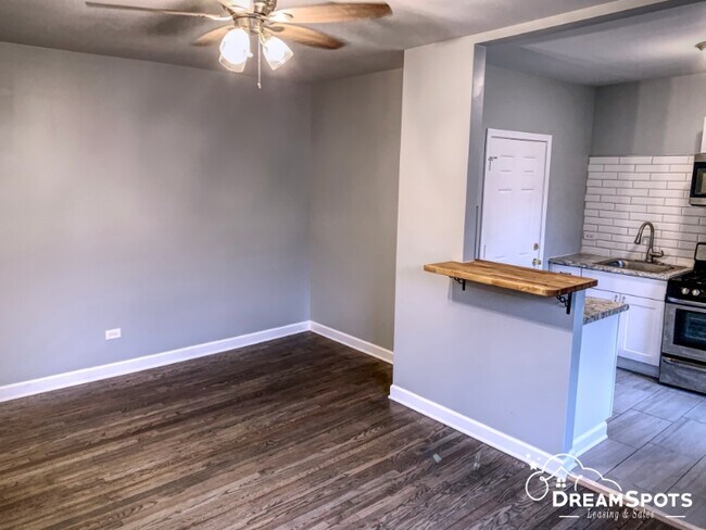 Building Photo - 6730 S Chappel Ave