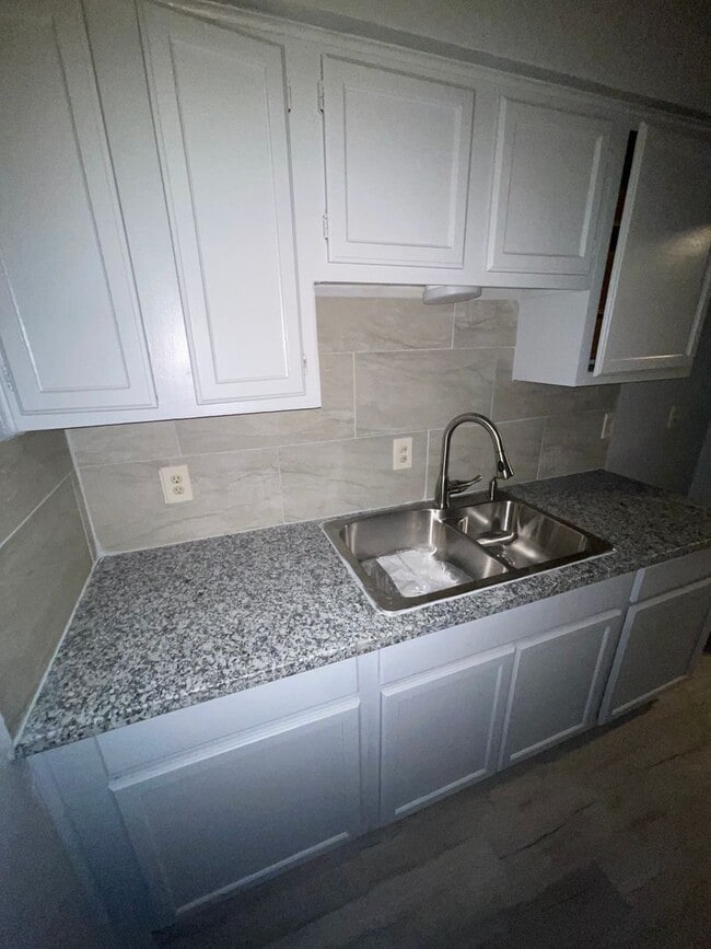 Photo - 1717 Jade Avenue Apartment