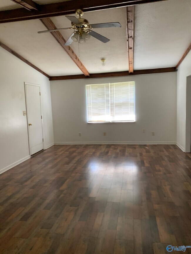 Building Photo - 21045 Myrtlewood Dr