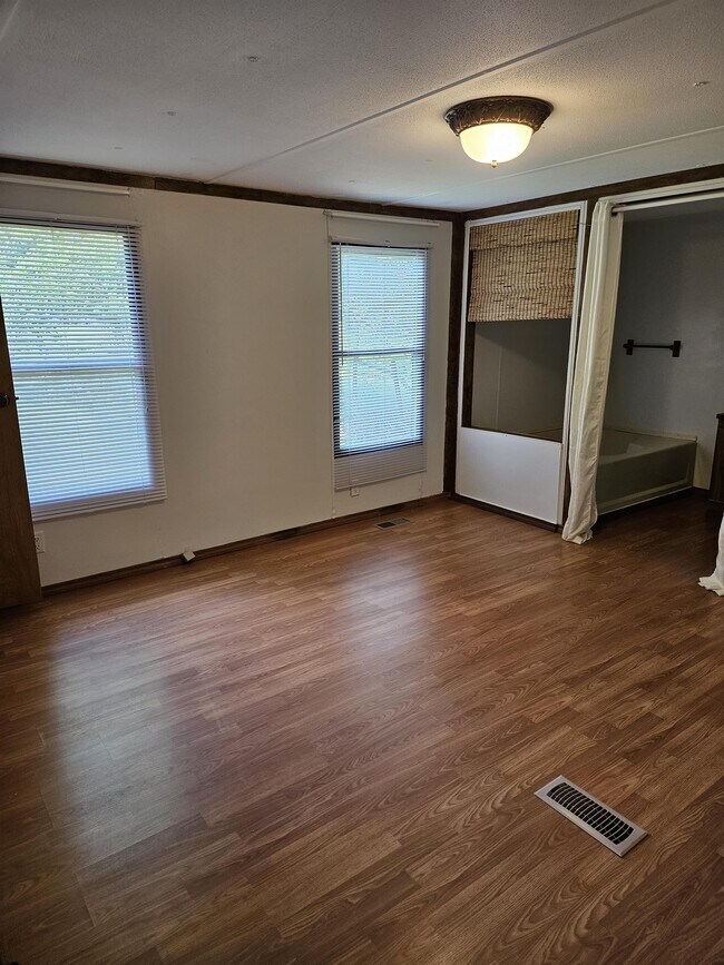 Building Photo - 135 McInturff Ln