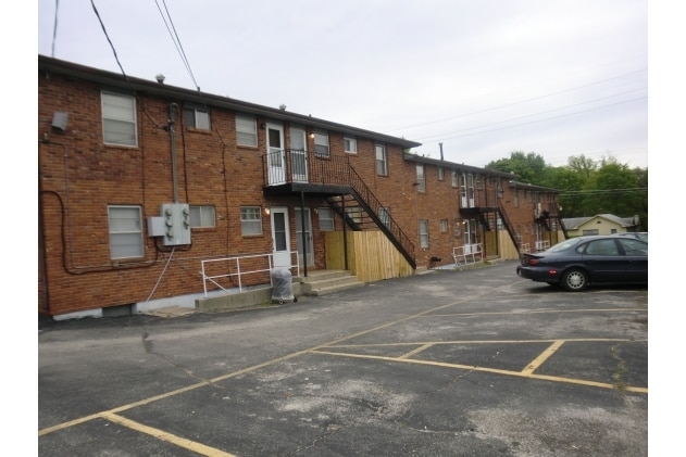 Building Photo - 3102-3112 N 51st Ter