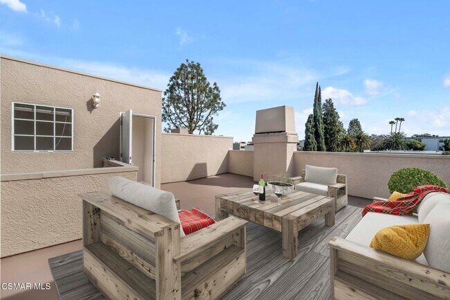 Foto del edificio - 14234 Dickens St