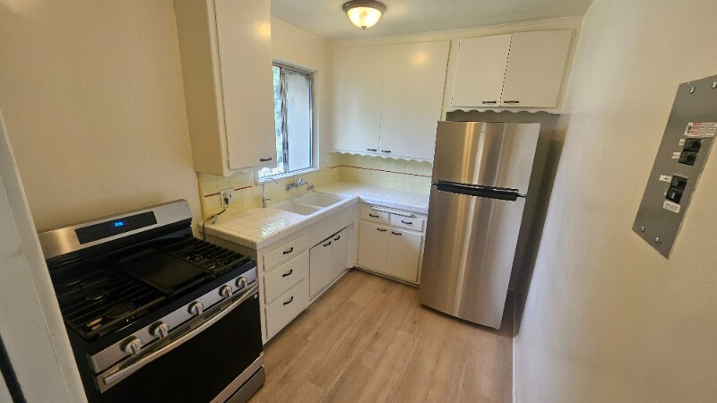 Primary Photo - 1629 N Hobart Blvd