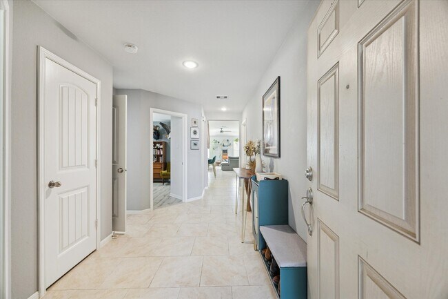 Foto del edificio - 3018 Village Creek Dr