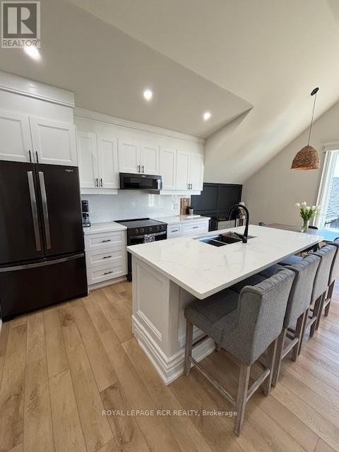 Building Photo - 125 Parker Dr