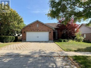 Building Photo - 413 Ambleside Dr