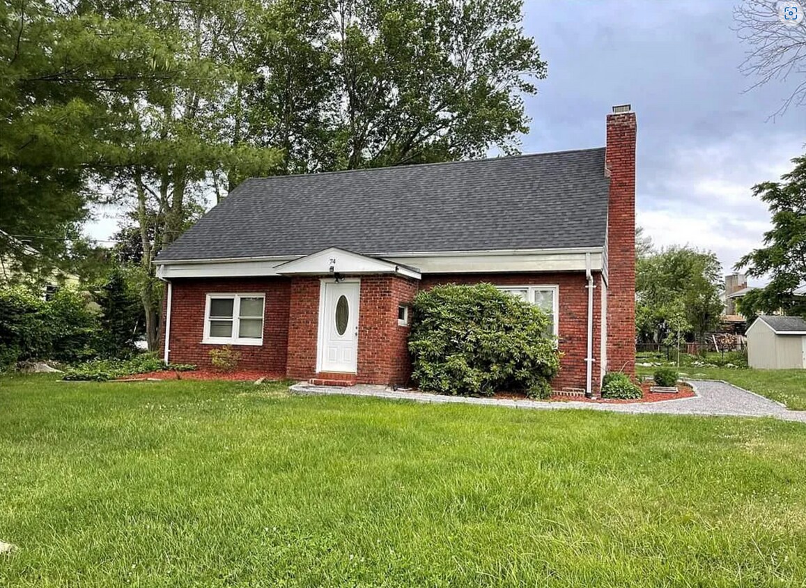 74 Lakeshore Dr E, Carmel Hamlet, NY 10512 House for Rent in Carmel Hamlet, NY