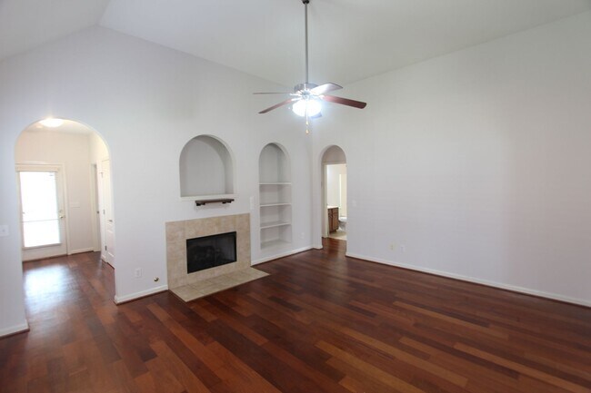 Foto del edificio - Homewood Area - Oxmoor Glen - Minutes to Downtown & UAB