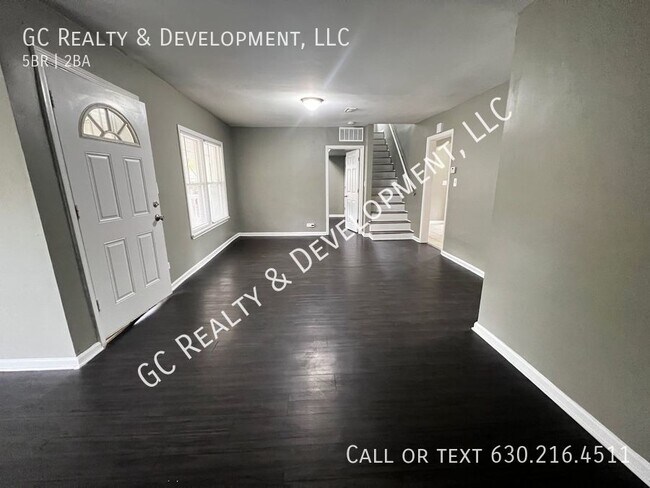 Building Photo - *** 5 BDRM / 2 FULL BTH / APPL INCL / WASH...