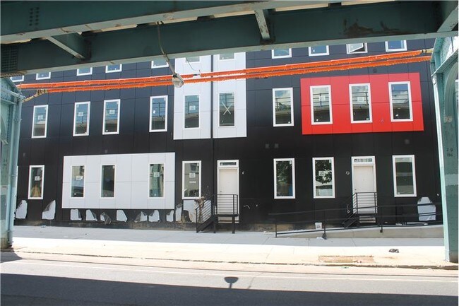 Building Photo - 2009 N Hope St