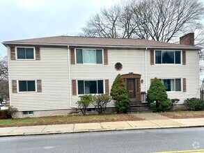 Building Photo - 640 Lagrange St