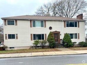 Building Photo - 640 Lagrange St