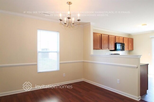 Building Photo - 2406 Ferdinand Dr