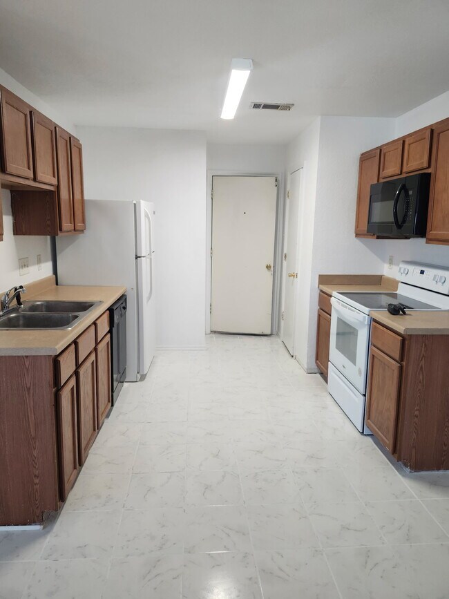 Foto del edificio - 4305 Hank Dr