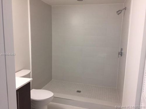 Foto del edificio - 7825 NW 107th Ave