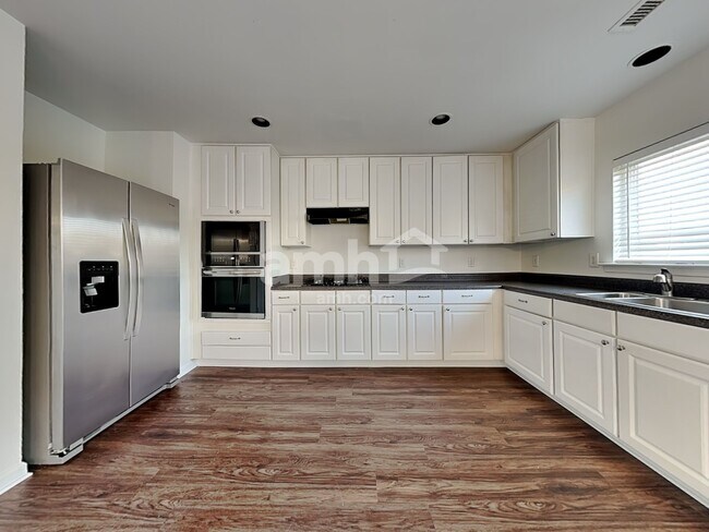 Foto del edificio - 204 Edgecroft Way