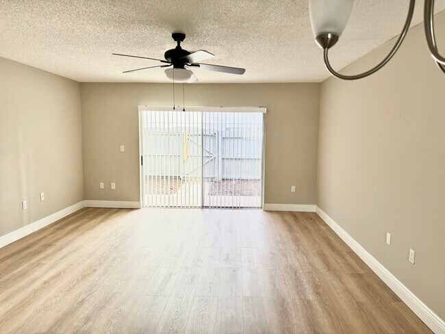 Foto del edificio - 6054 Amberly Ct