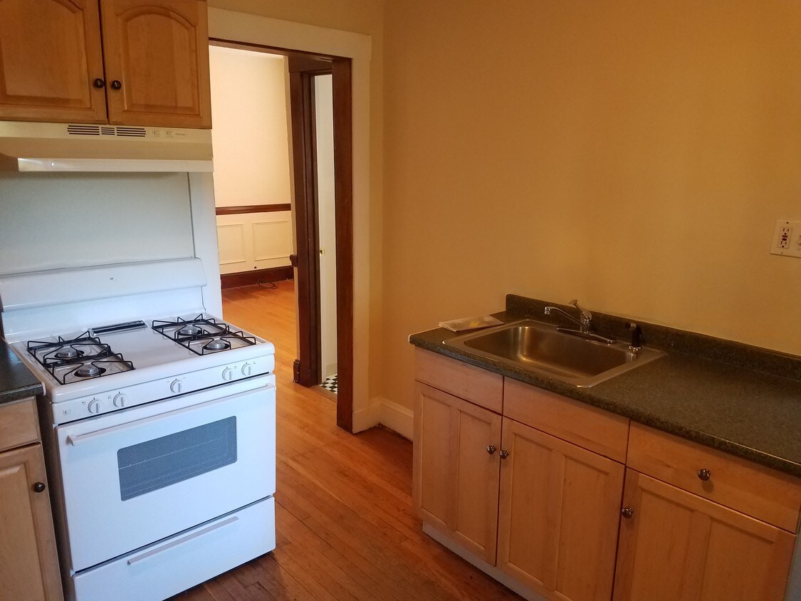 Primary Photo - 700 Metropolitan Ave