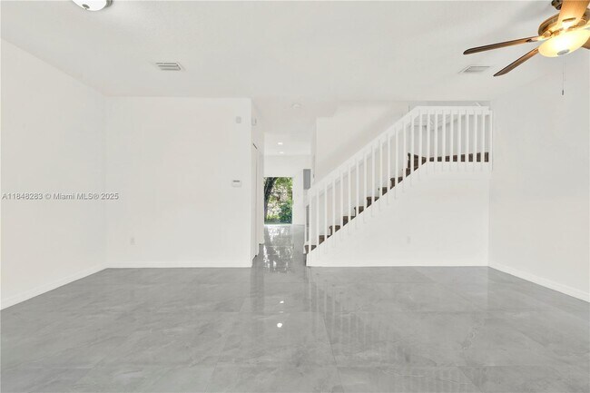 Foto del edificio - 1637 SE 30th St