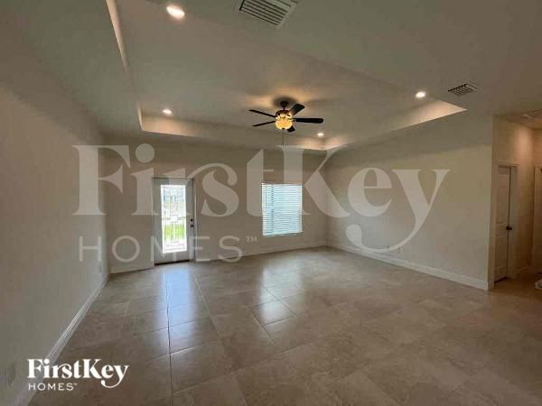 Foto del edificio - 2124 NW 16th Pl