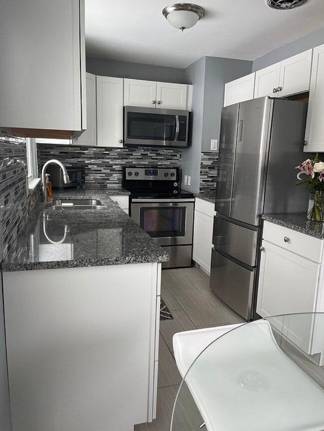 Kitchen - 1148 Beech St