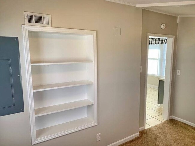 Building Photo - 910 Lamont St